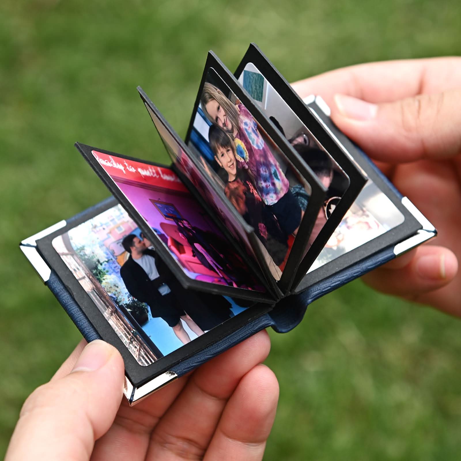 Custom Retro Photo Keychain – 5/10 Pic Album