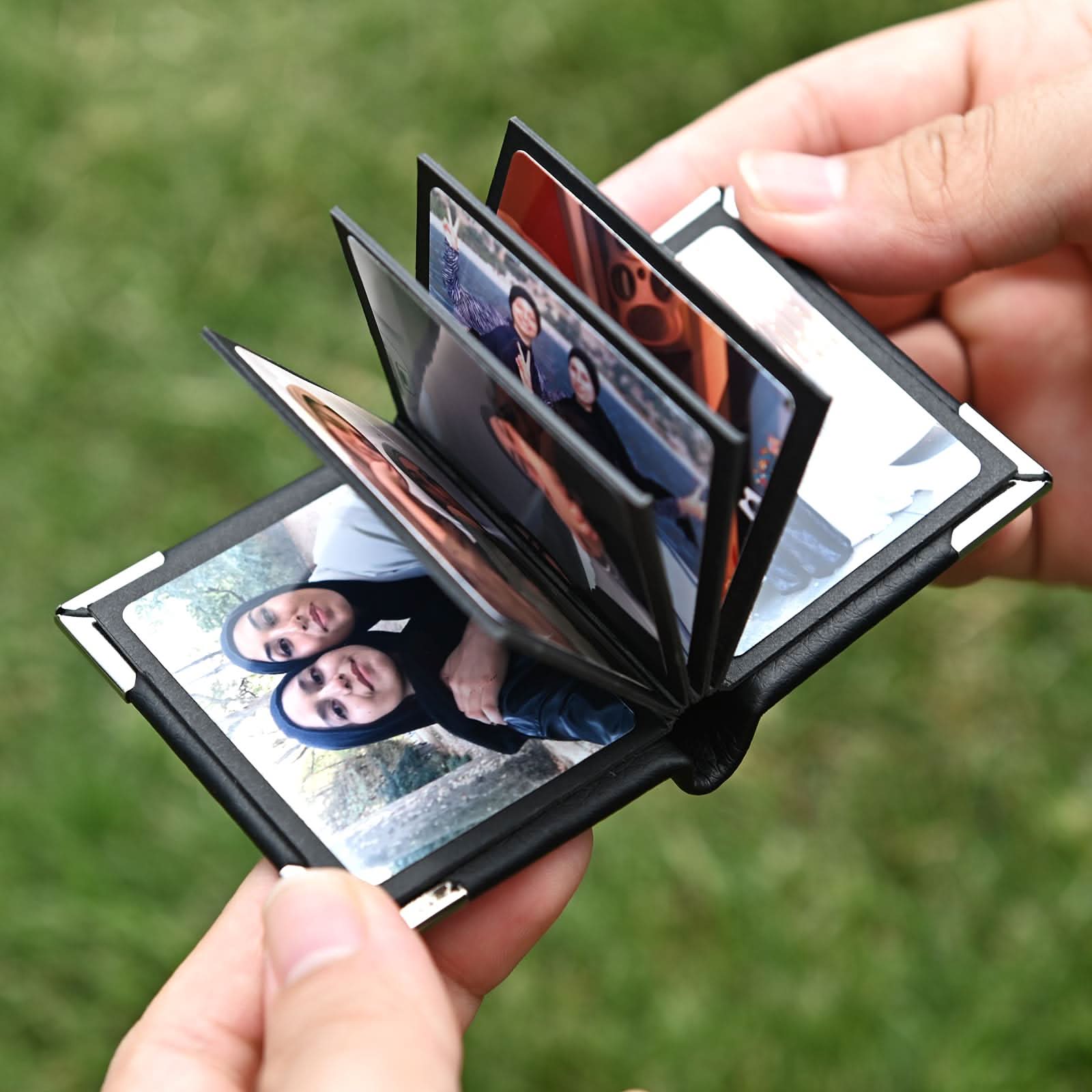 Custom Retro Photo Keychain – 5/10 Pic Album