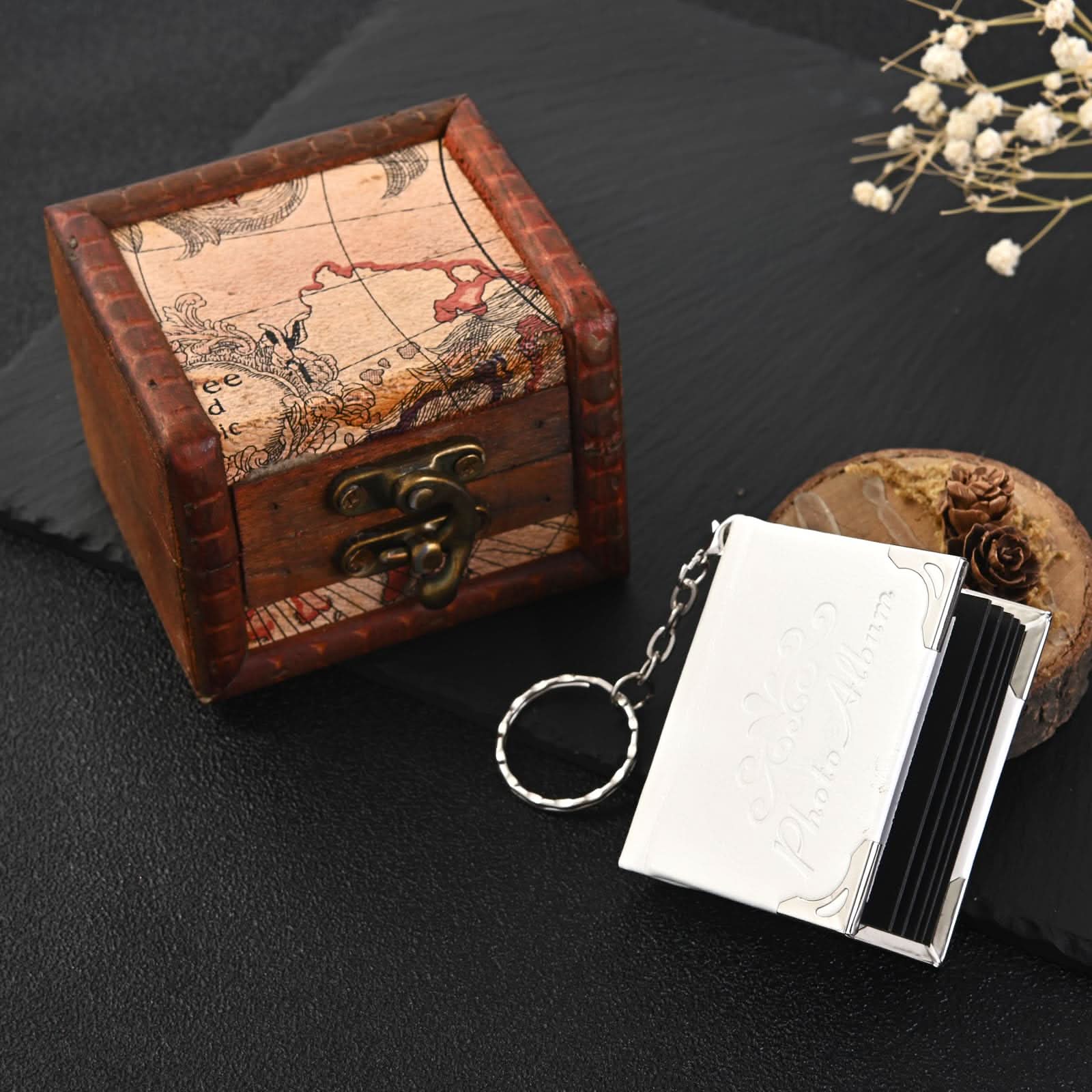 Custom Retro Photo Keychain – 5/10 Pic Album