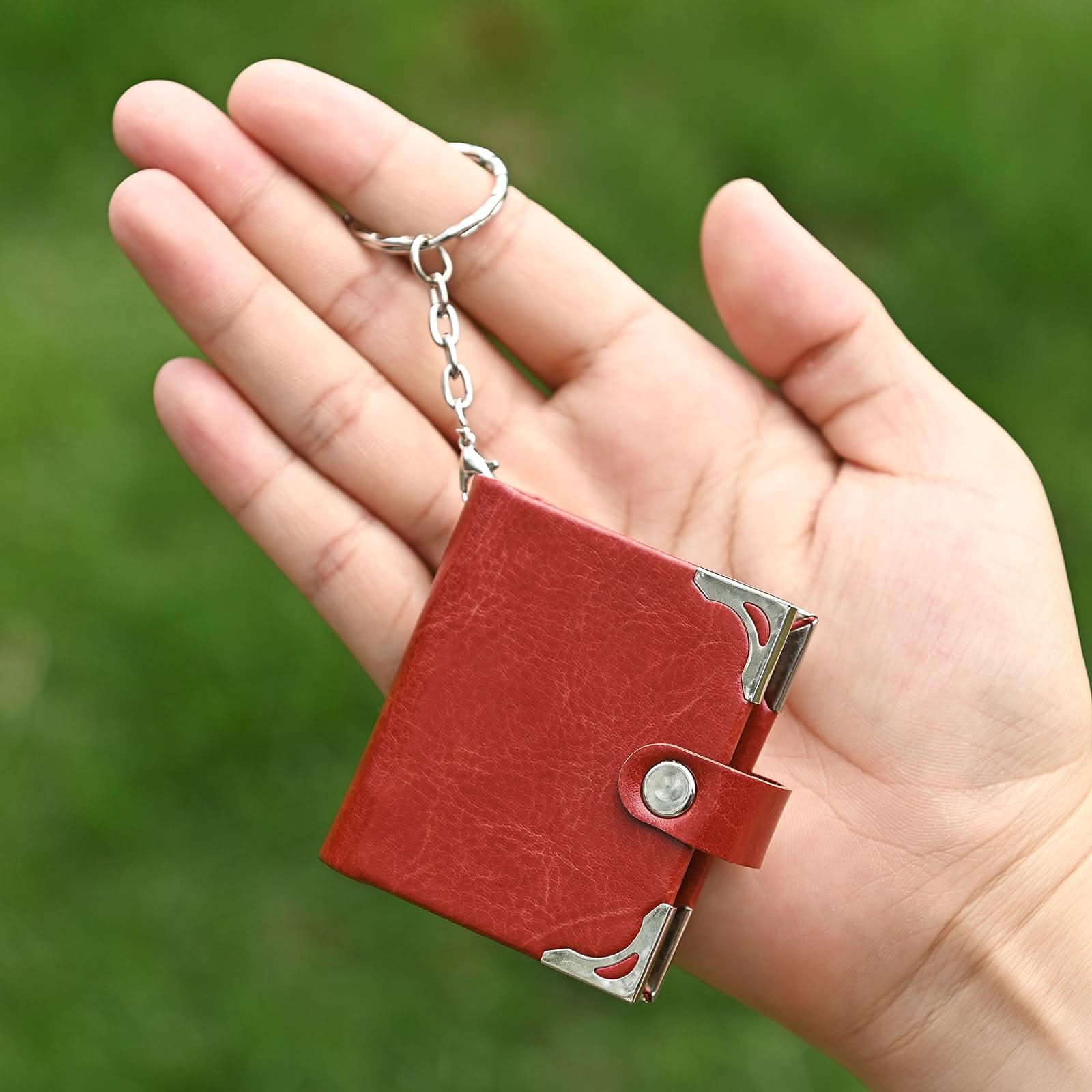 Custom Leather Photo Keychain – Mini Album Gift