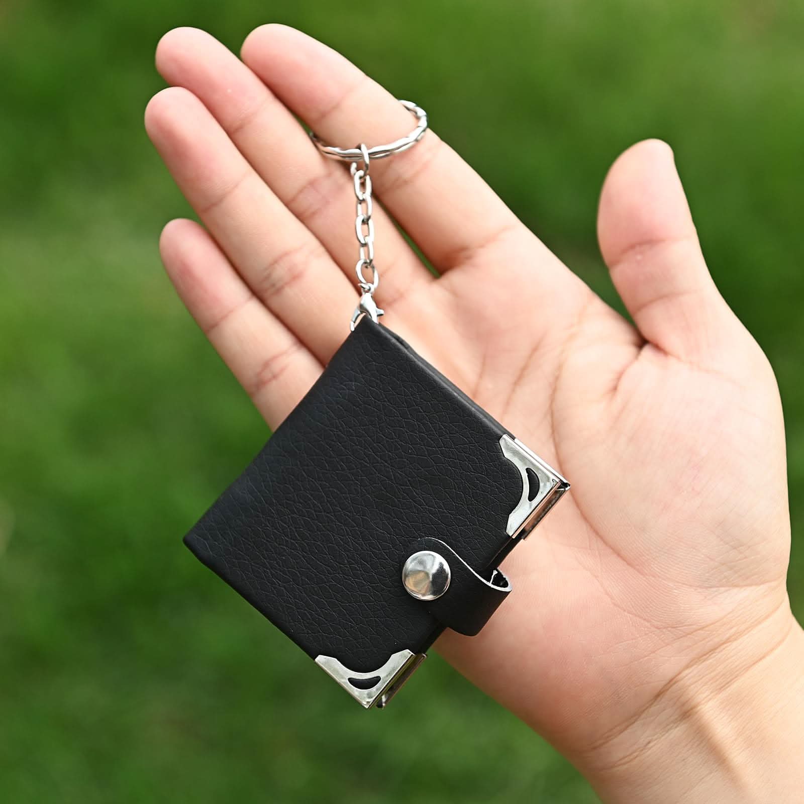 Custom Leather Photo Keychain – Mini Album Gift