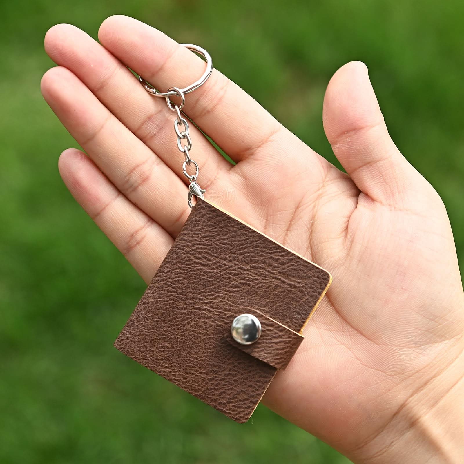 Custom Leather Photo Keychain – Mini Album Gift