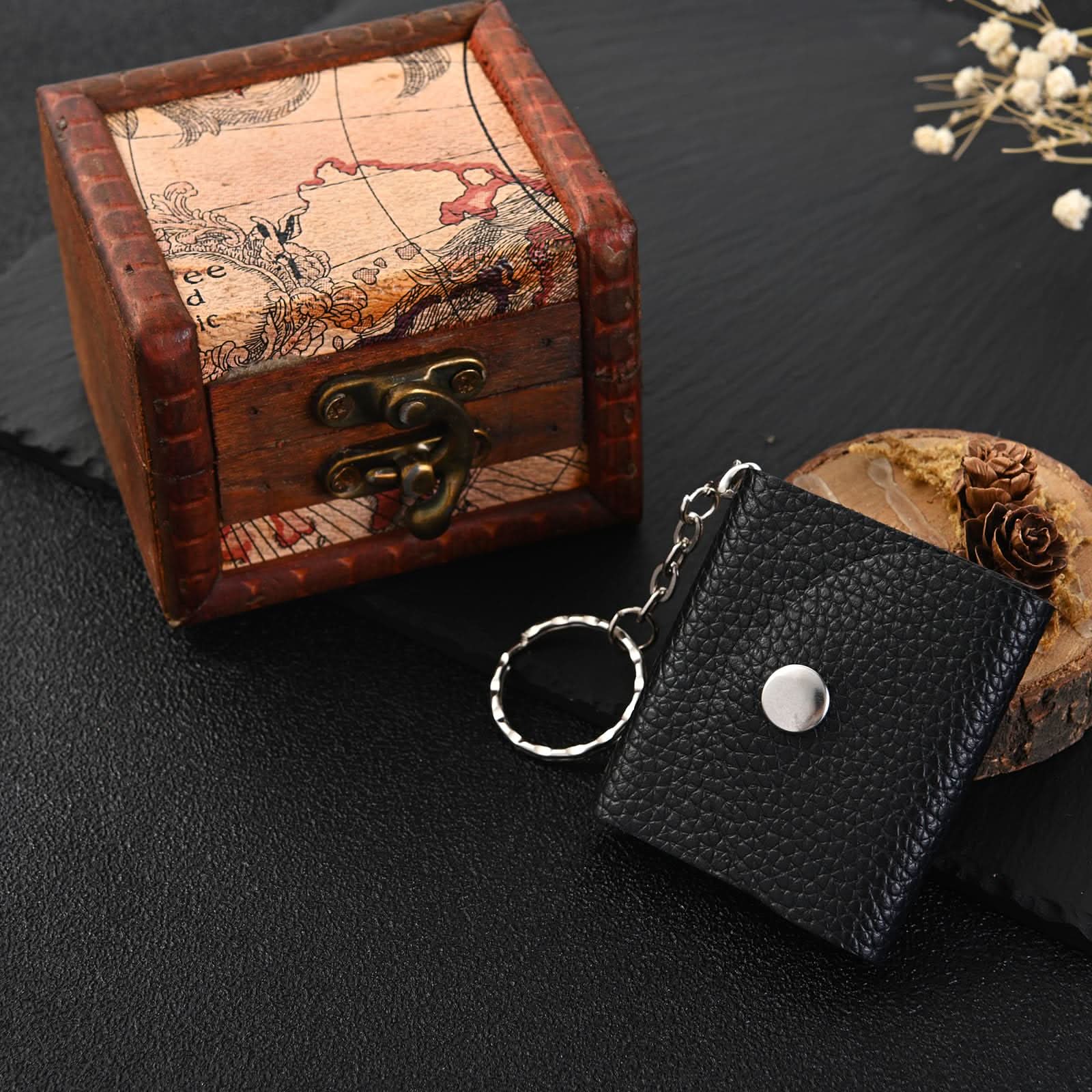 Custom Leather Photo Keychain – Mini Album Gift