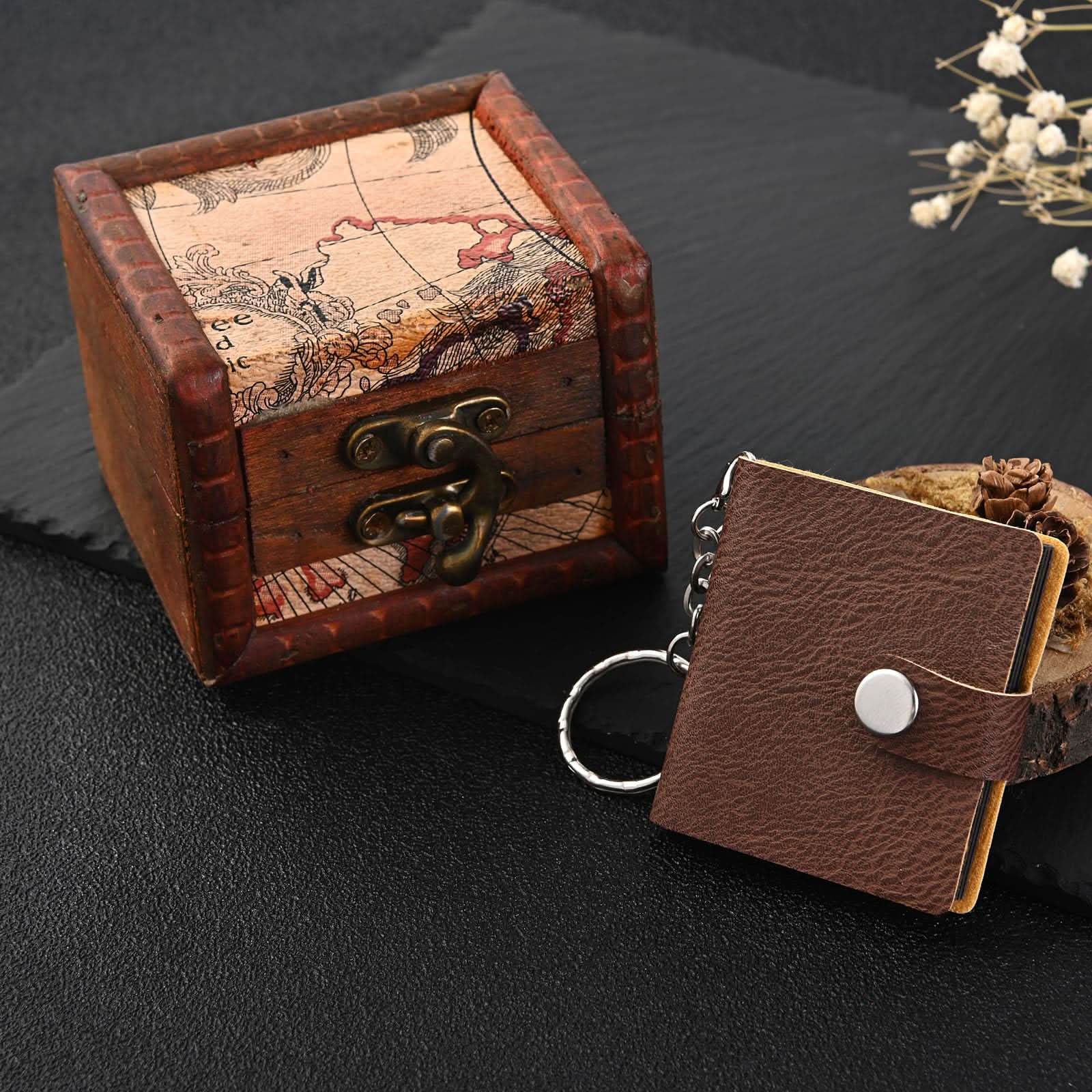 Custom Leather Photo Keychain – Mini Album Gift