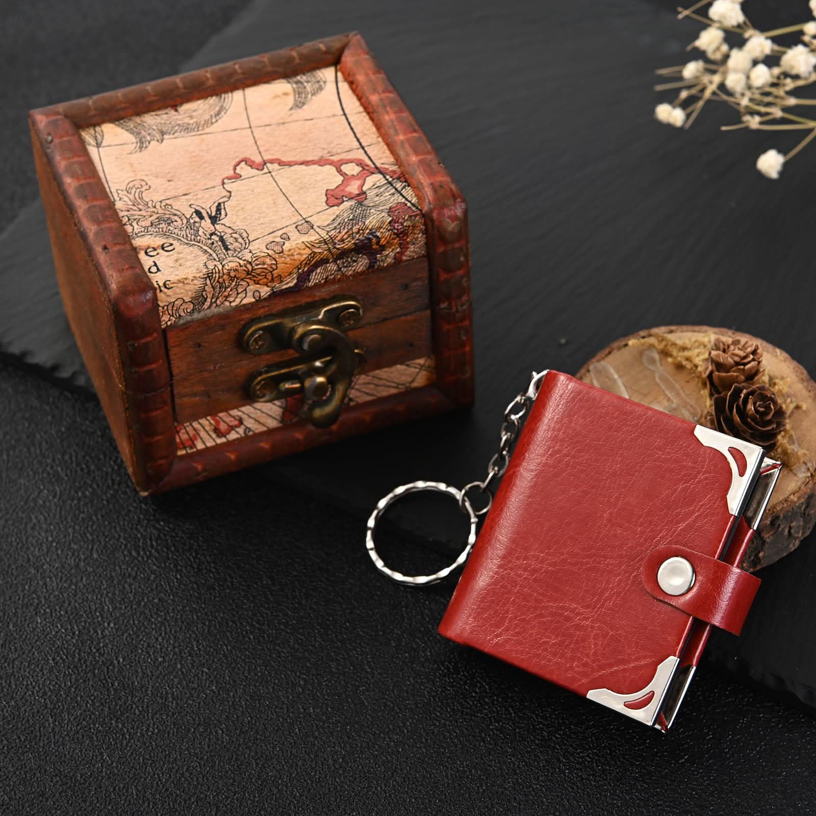 Custom Leather Photo Keychain – Mini Album Gift