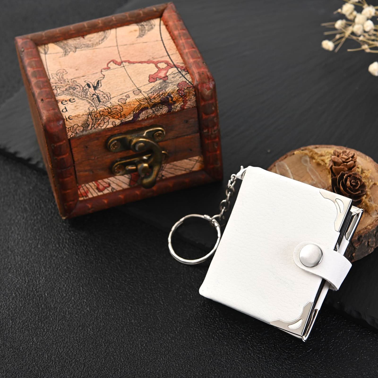 Custom Leather Photo Keychain – Mini Album Gift