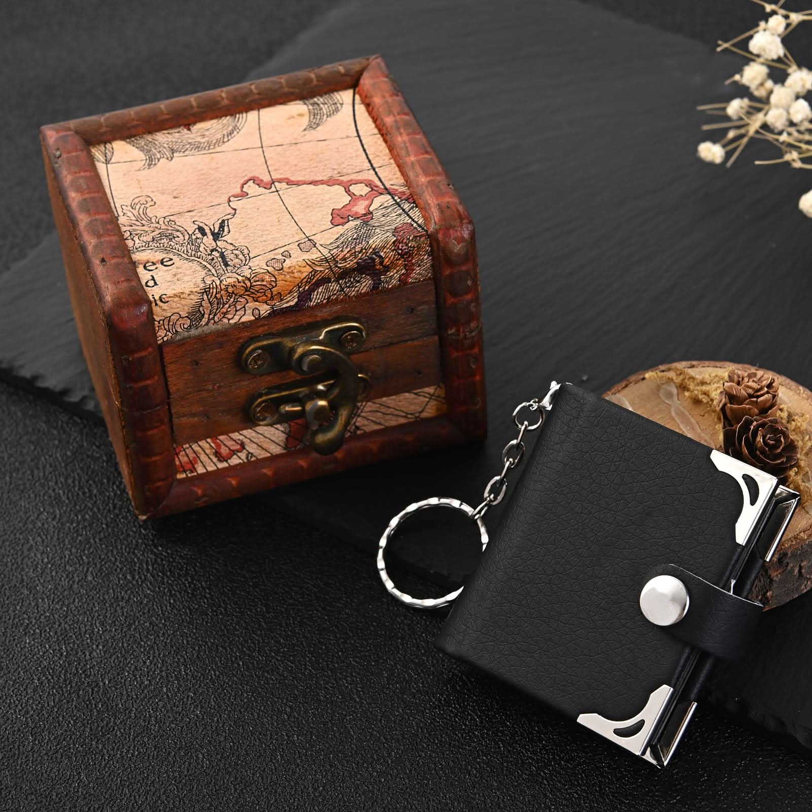Custom Leather Photo Keychain – Mini Album Gift