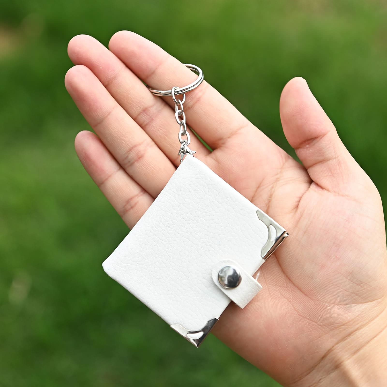 Custom Leather Photo Keychain – Mini Album Gift